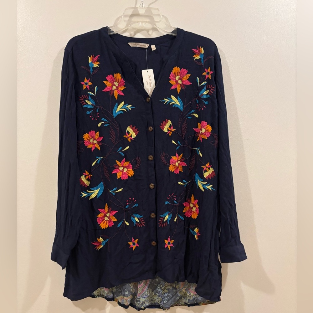 Soft Surroundings NWT Nesta Navy Embroidered Floral Button Y Neck Blouse Size L